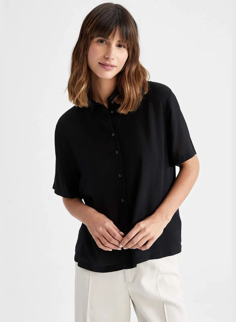 ديفاكتو Regular Fit Short Sleeve Printed Shirt