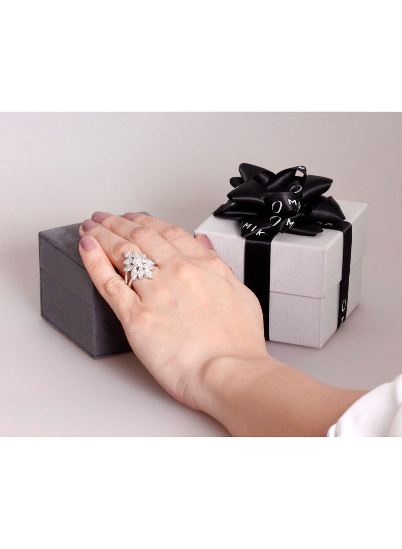 MIKURA Ring, D 1.07CT, G/H Color, SI/I, 18KW  - Image 4