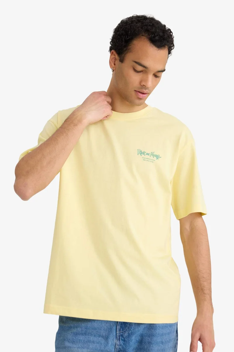 ديفاكتو Rick and Morty Boxy Fit Crew Neck Printed T-Shirt