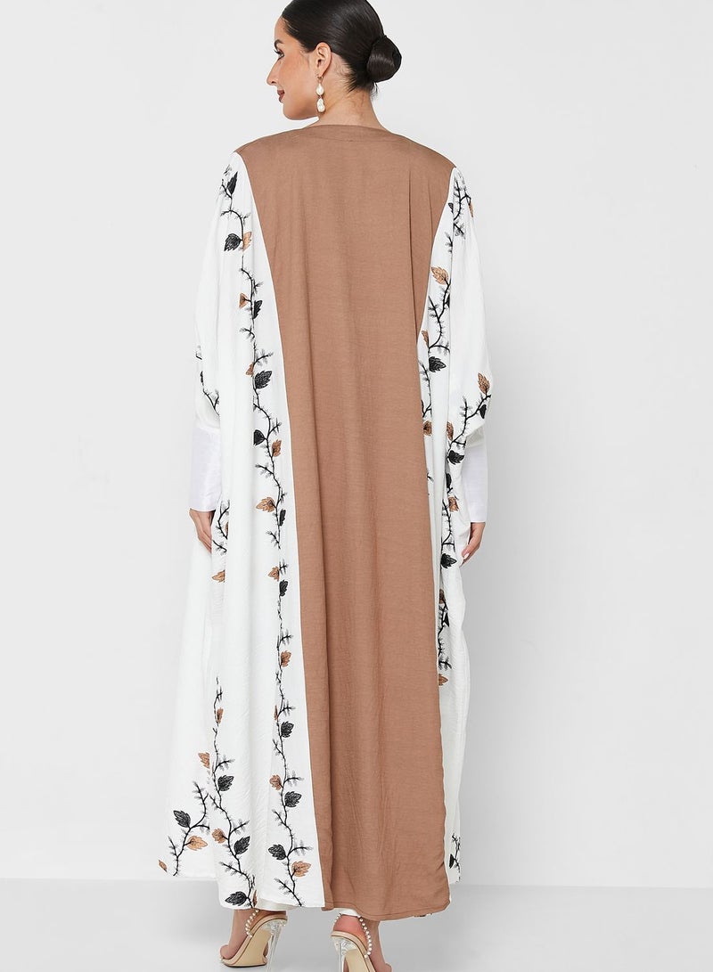 Khizana Embellished Detail Abaya - Image 2