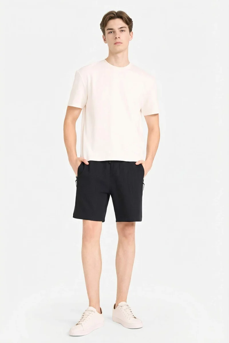 ديفاكتو Regular Fit Straight Leg Shorts