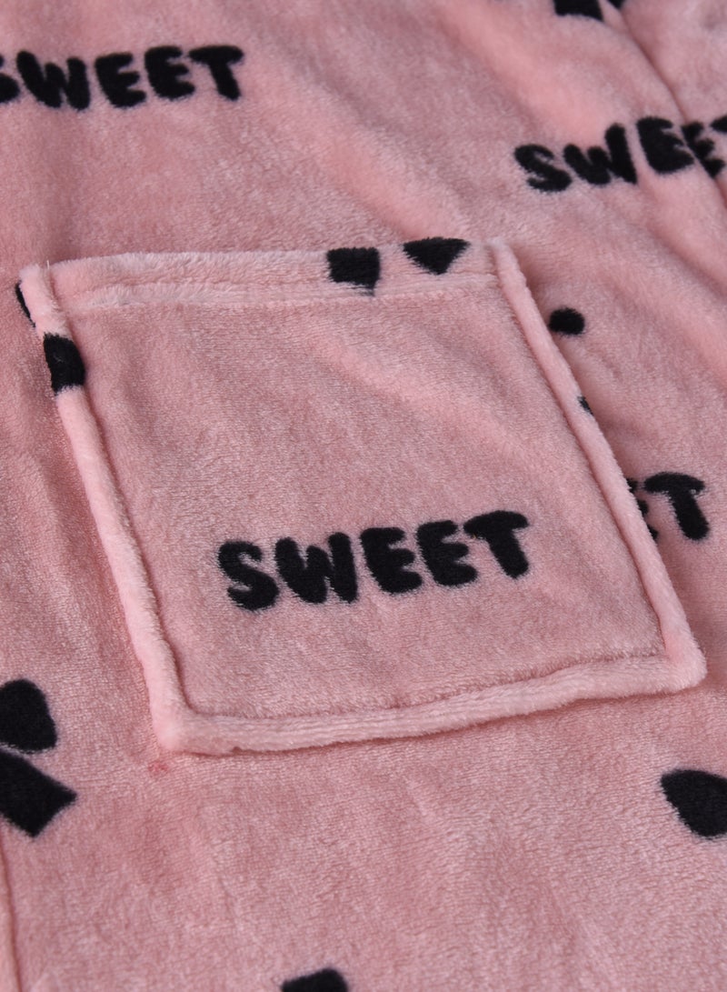 ايست من نون رداء حمام خفيف الوزن من الفلانيل - 250 جرامًا للمتر المربع مصنوع من البوليستر الناعم بنسبة 100% للنساء - ياقة شال وجيب - لون وردي، مقاس كبير جدًا - Image 5