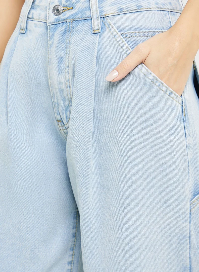 Ginger Strap Pocket Detail Mom Jeans
