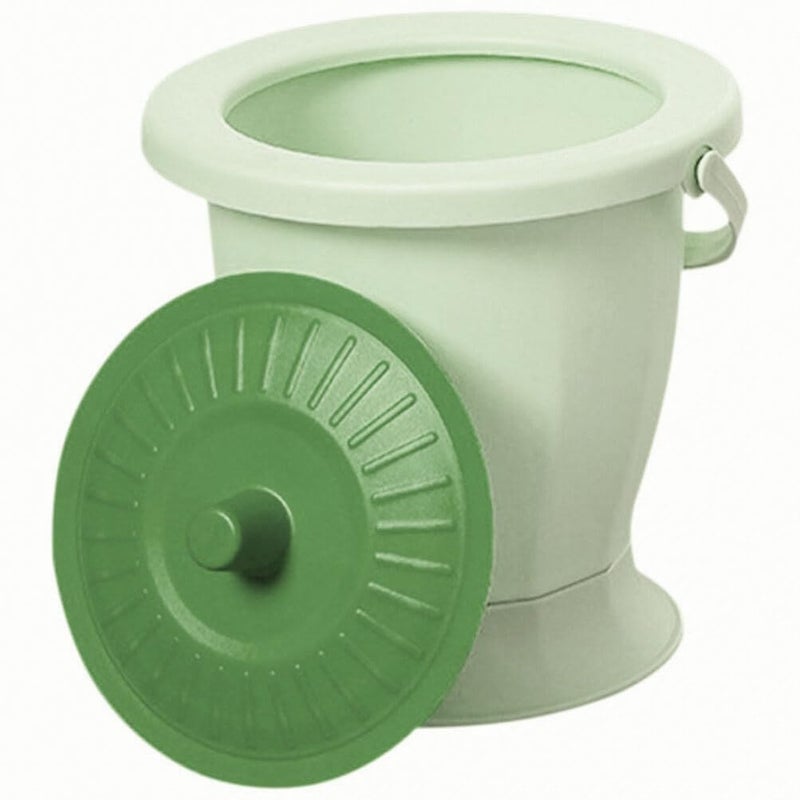 Green Portable Camping Toilet Pee Cup with Lid for Elderly Plastic Spittoon Urinal - Image 4