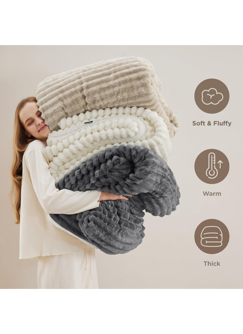 Bedsure Bedsure Sherpa Blanket Twin Size for Couch - Super Soft Cozy Blanket for Bed  Fleece Thick Warm Blanket for Winter  Plush Blue Blanket Gift for Women  60x80 Inches  - Image 5
