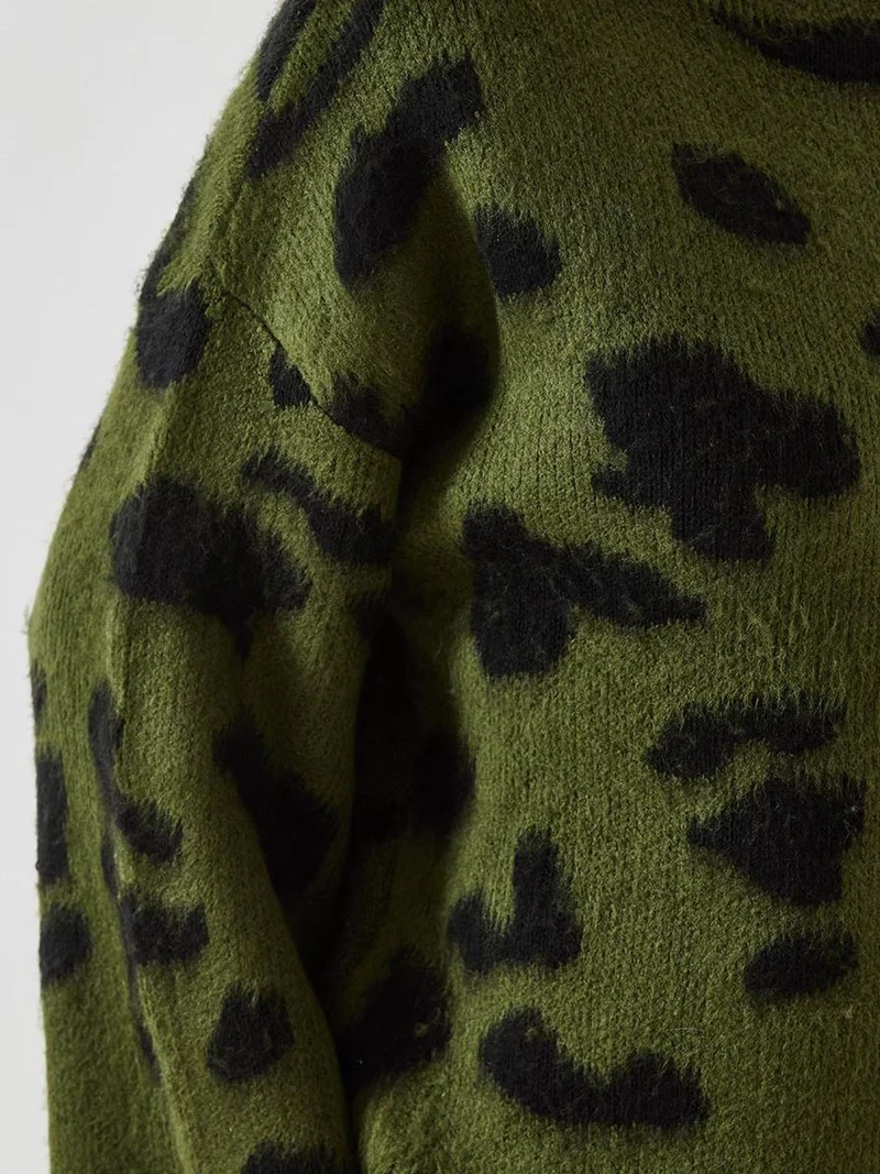 Bianco Lucci LUCCI Relaxed Fit Leopard Print Half Turtleneck Sweater