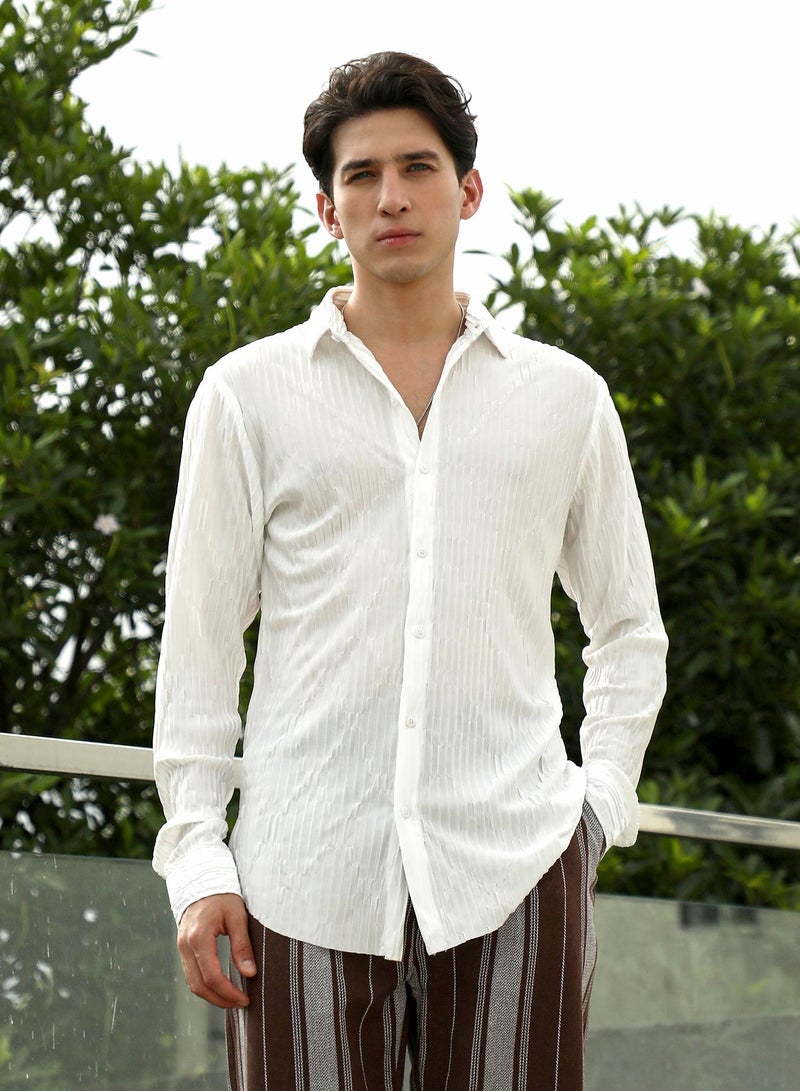 Campus Sutra Men's White Textured Slim Fit Shirt With Spread Collar  - Image 2