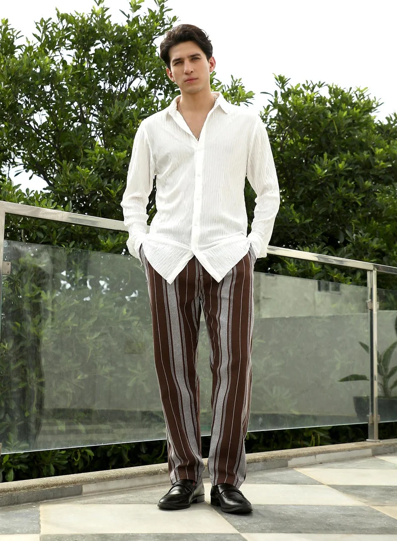 Campus Sutra Men's White Textured Slim Fit Shirt With Spread Collar