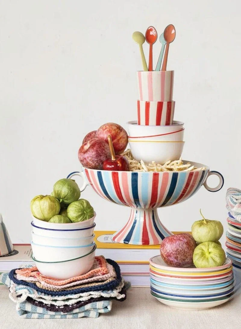 سوق الزعفران وعاء زخرفي مُزين يدويًا بخطوط ومقابض