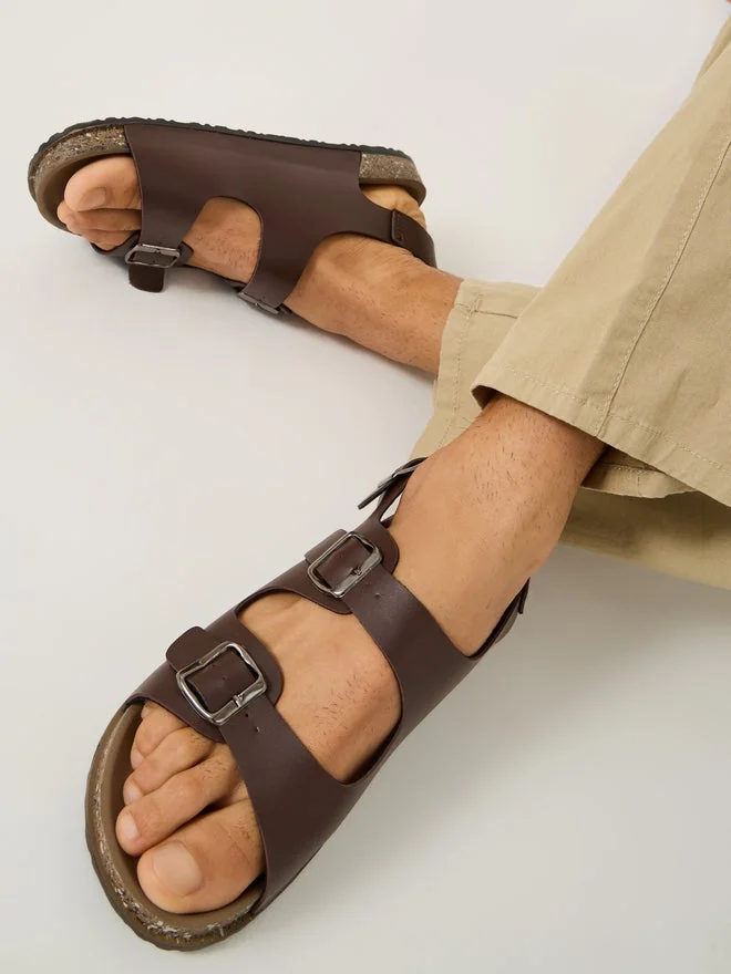 ستايلي صنادل ستيلي بحزام الكاحل ونعل سميك