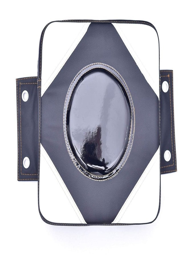 آيريس كيس ملاكمة جداري من IRIS - هدف تركيز لتدريب اللياقة البدنية للمقاتلين، وسادة مربعة ناعمة لتمارين الملاكمة والفنون القتالية المختلطة (حوالي 30 × 30 × 10 سم) - Image 1