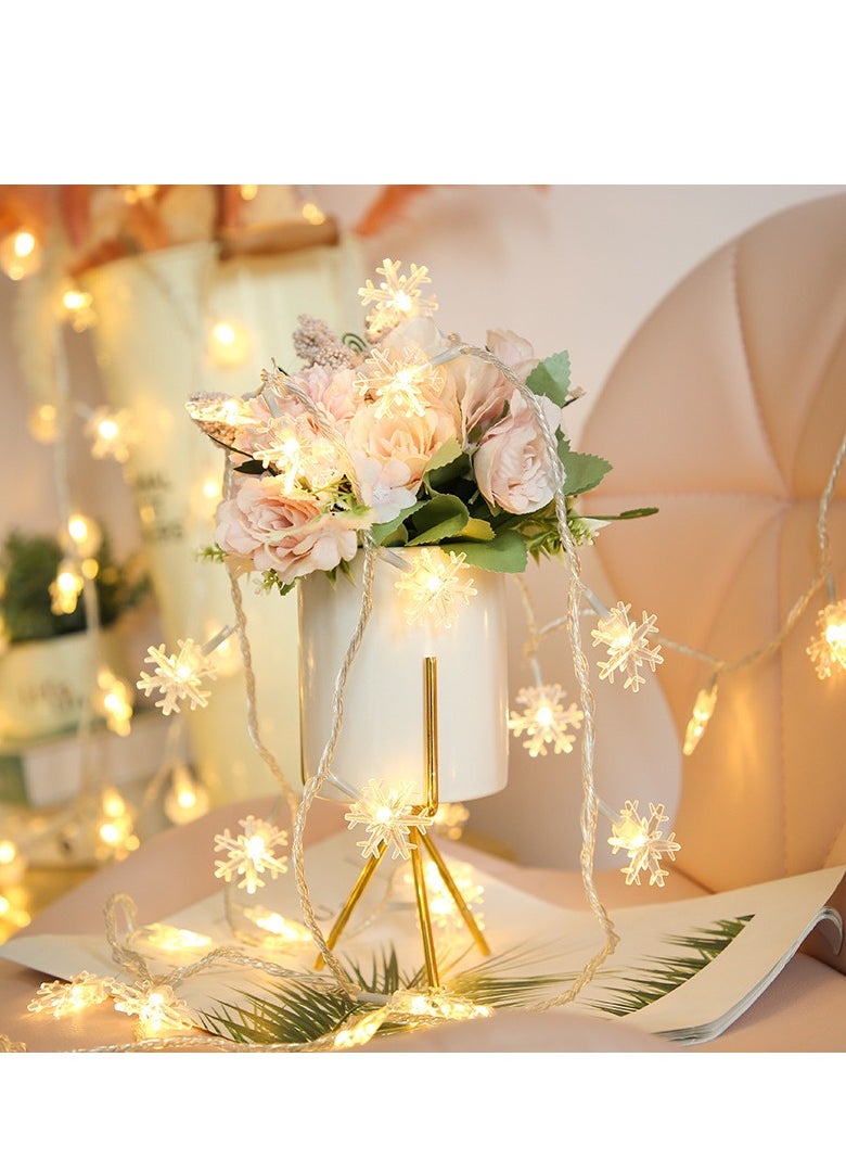 Oasis Casa 3M 20 LED Snowflake Fairy String Lights – Warm White, Battery Operated (2x AA), Constant On, Christmas Winter Decor for Bedroom, Wall, Window, Party, Indoor & Outdoor Ambience  - Image 3