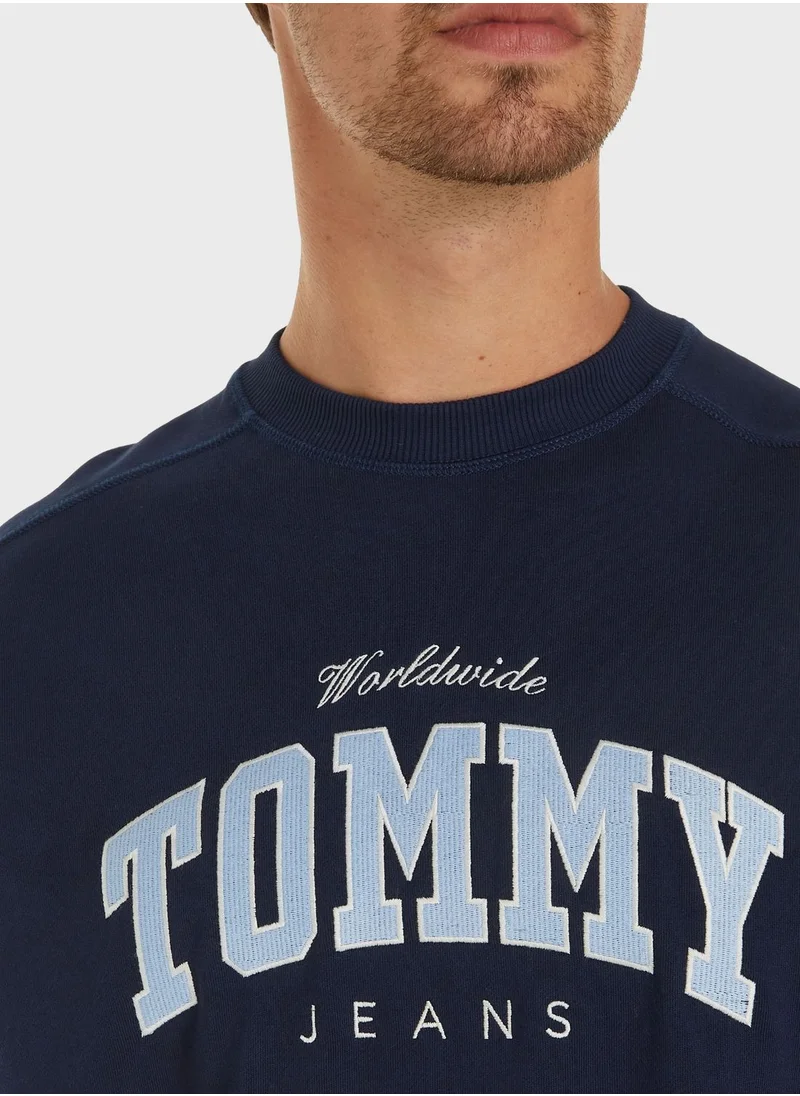 TOMMY JEANS Logo Crew Neck Sweatshirt