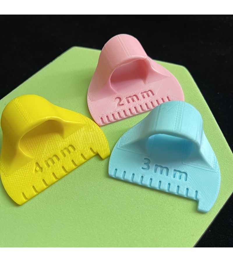 New Easy To Use Hand Sewing Tool Set For Women Red White Yellow 3 Pcs - Image 1