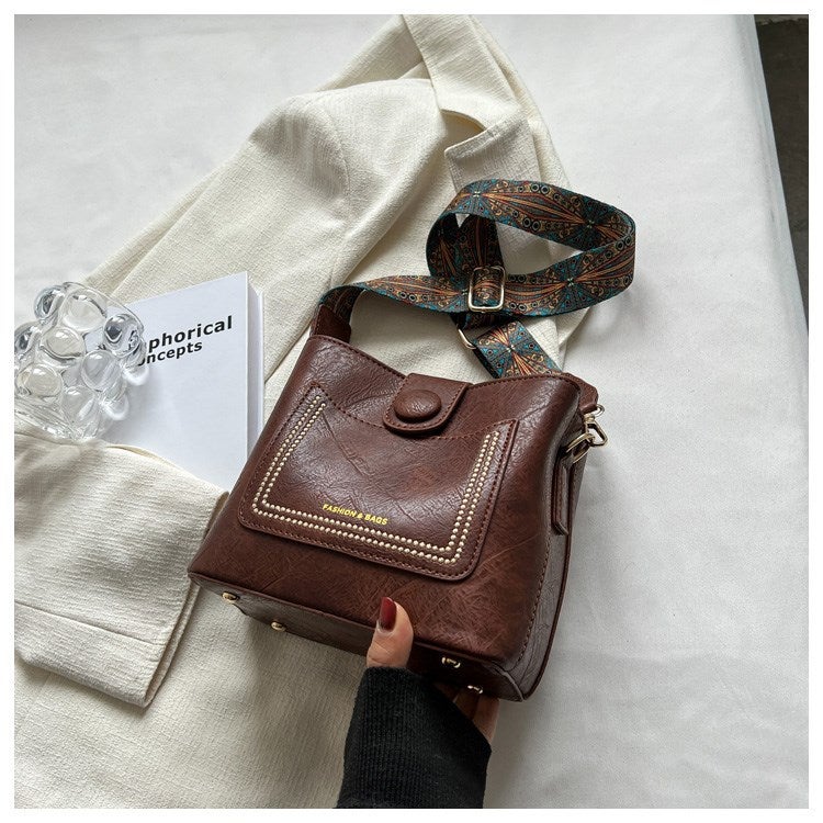 Niche Design Fashion Retro All-Match Commuter Shoulder Crossbody Bag Women'S High-End Texture Bucket Bag - Image 1