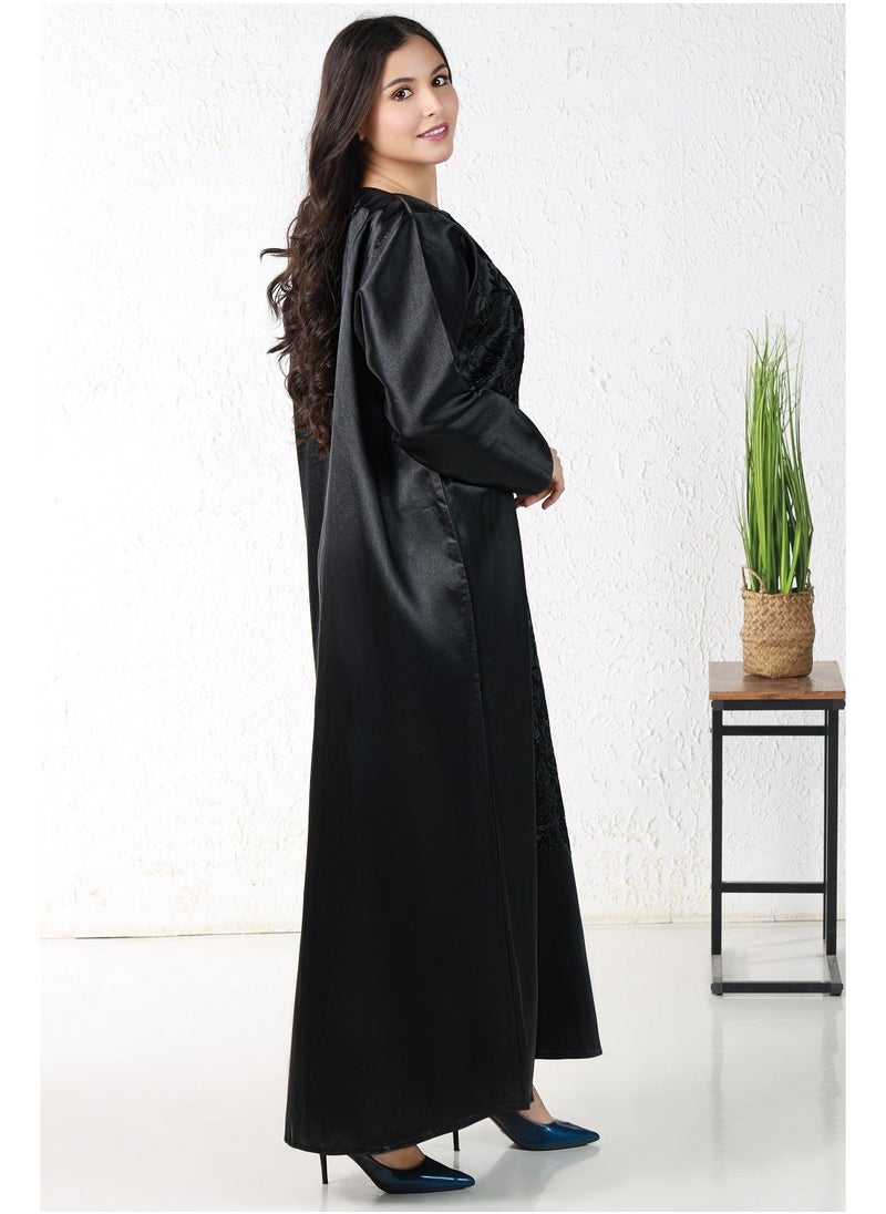 alwan aljamal - Black abaya embroidered with a black pattern - Image 1