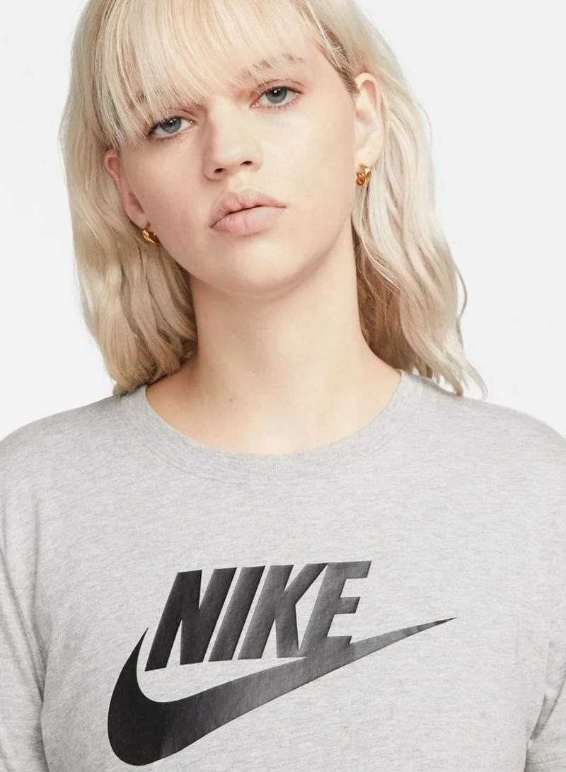 Nike Nsw Essential Cropped Logo T-Shirt