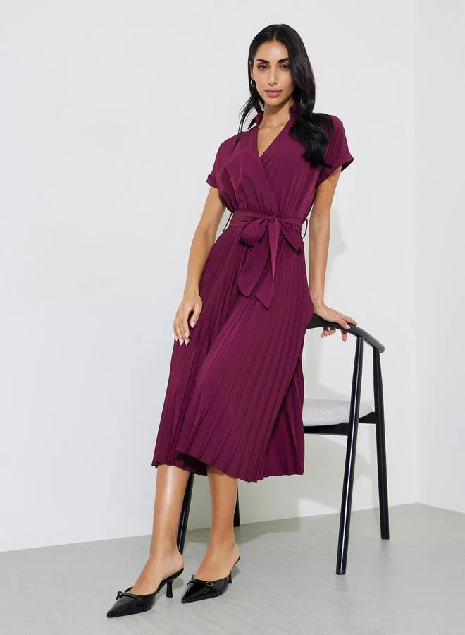 ستايلي Burgundy Solid Pleated Tie-Up Details Wrap Midi Dress
