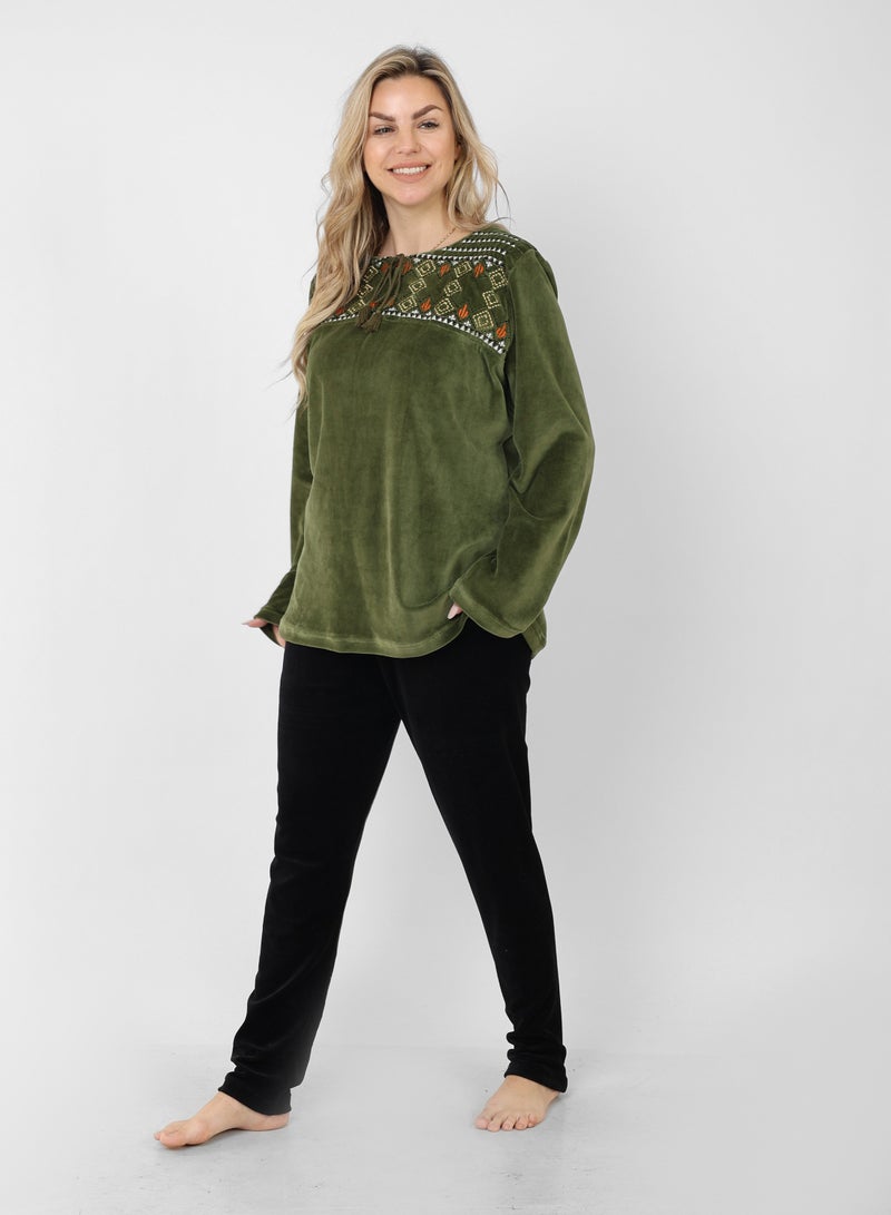 zecotex  Elegance in Every Stitch – Velvet Pajamas with Exquisite Embroidery  - Image 3
