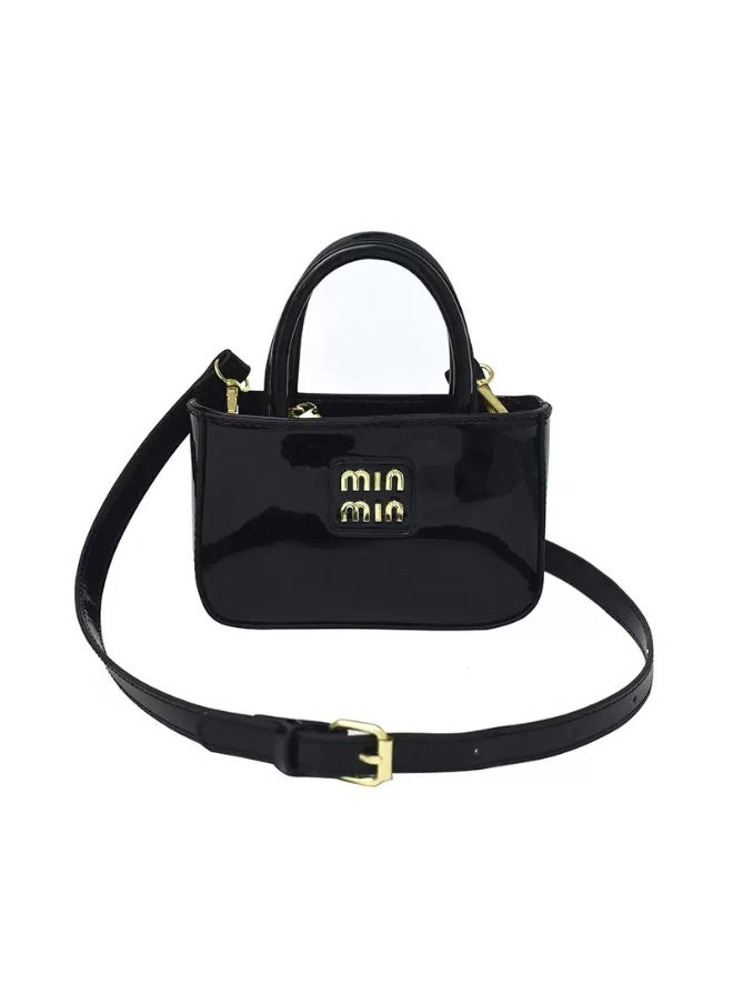 Leather crossbody bag that can also be carried as a handbag, suitable for commuting and designed as a mini bag