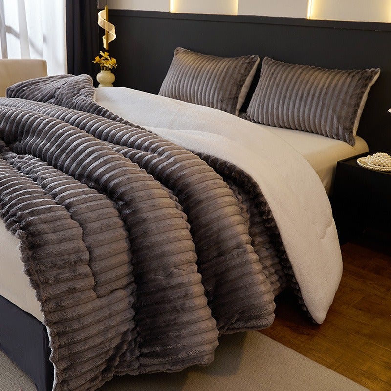 1pc Heavyweight Winter Weight Comforter | Luxury Plush Thickened Winter Quilt - Ultra-Soft Beige-Friendly Bedding with Quilting, Machine-Washable, Cozy All-Season Warmth, for Minimalist & Country Bedrooms, Ideal Luxury Bedding & Rustic Style Decor - Image 1