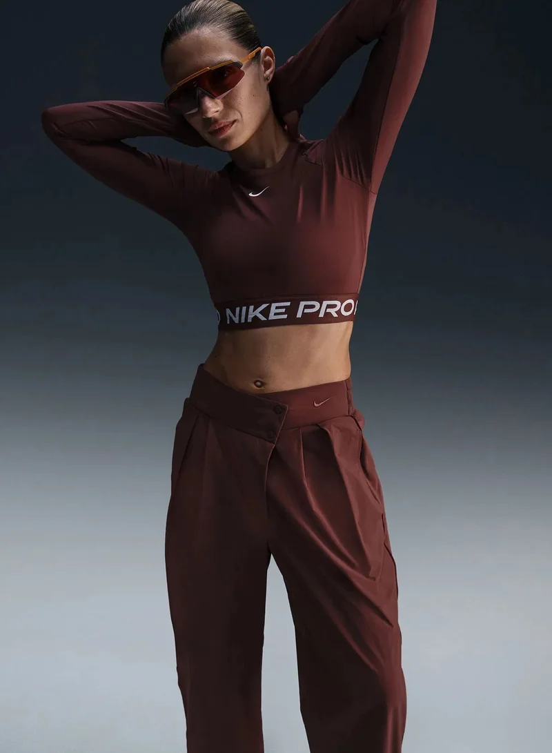 نايكي سراويل غير متماثلة من مجموعة