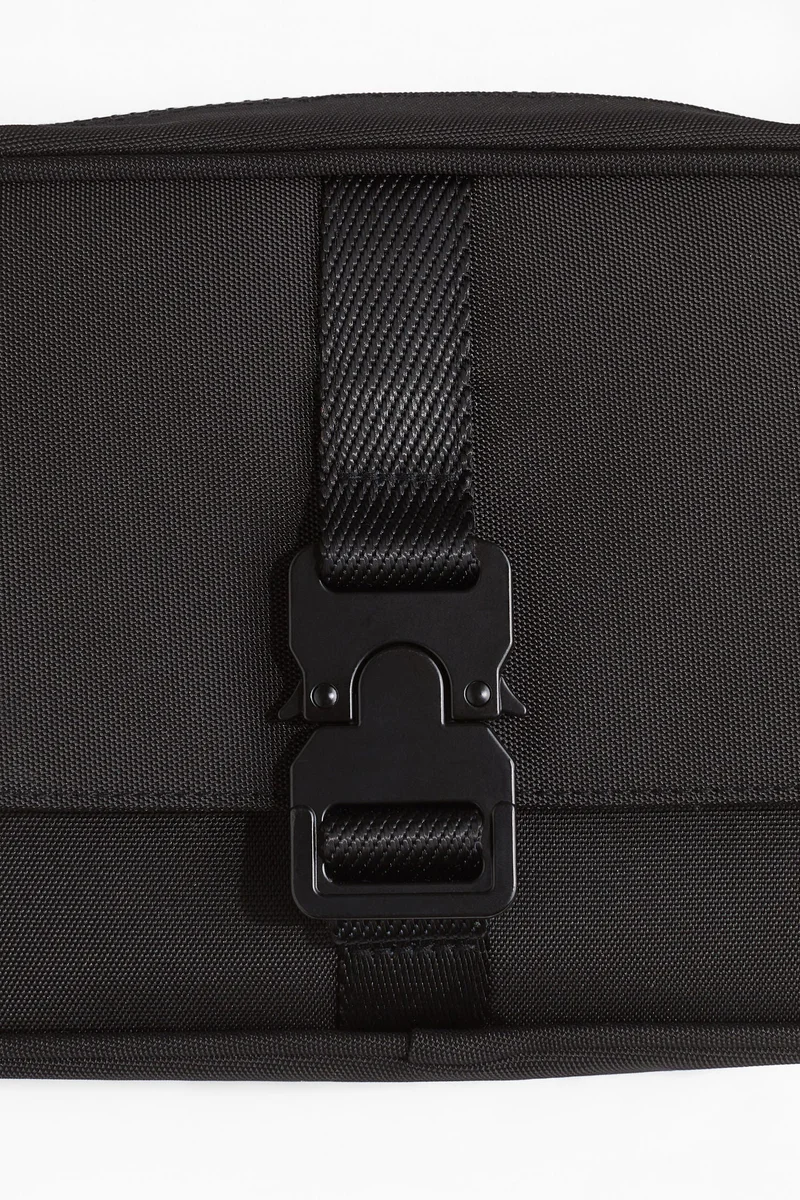 اتش اند ام حقيبة كروس بودي