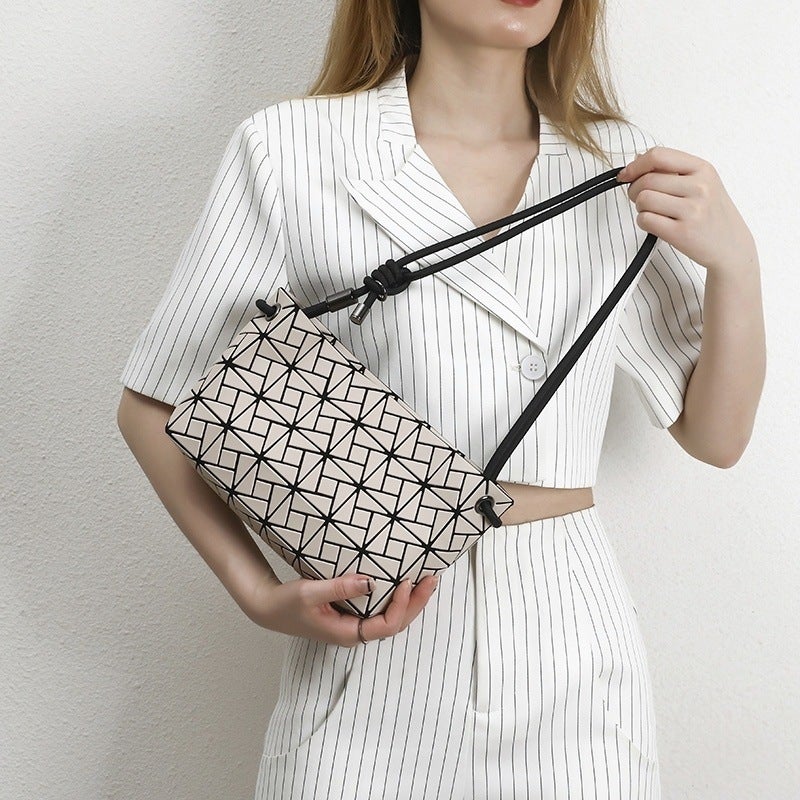 Japanese Home Women'S Bag Geometric Quilted Pillow Bag Drawstring Tofu Bag Underarm Bag Single Crossbody Bag - Image 5