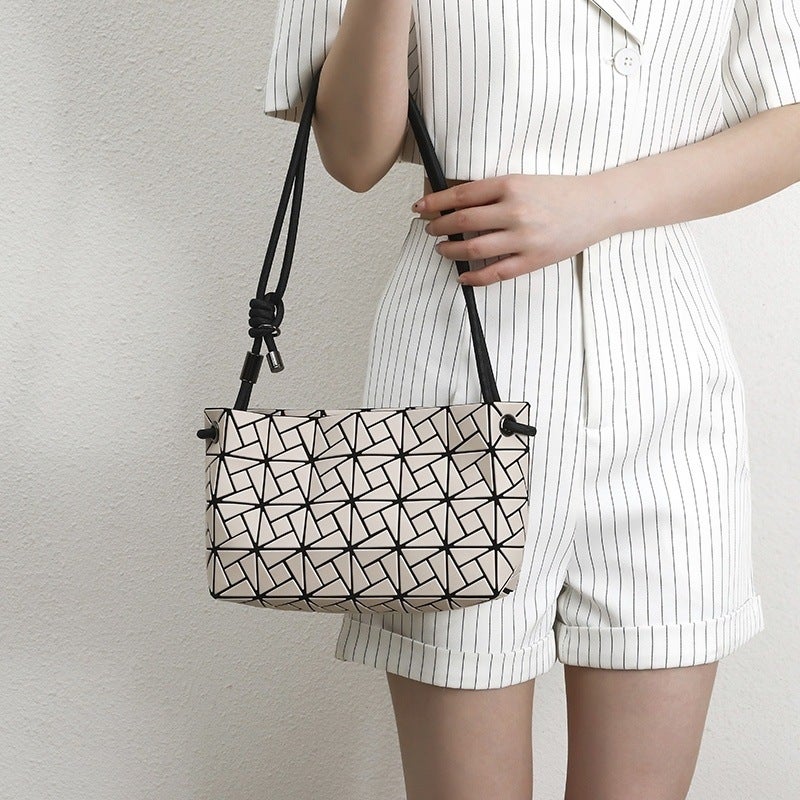 Japanese Home Women'S Bag Geometric Quilted Pillow Bag Drawstring Tofu Bag Underarm Bag Single Crossbody Bag - Image 3