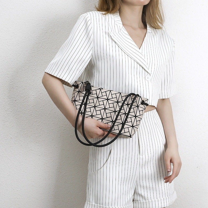 Japanese Home Women'S Bag Geometric Quilted Pillow Bag Drawstring Tofu Bag Underarm Bag Single Crossbody Bag - Image 4