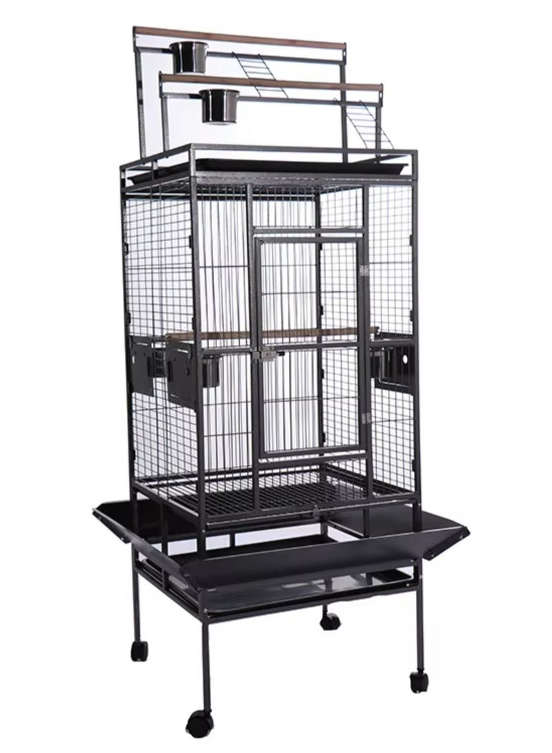 قفص ببغاء كبير مع حامل فاخر وحاوية طعام وعصا خشبية، مناسب للببغاوات الكبيرة مثل الكاسكو كوكاتو، والكونيور، والببغاء البادجي، وطيور الحب فيشر، والكوكاتيل. مصنوع من مواد عالية الجودة، قوي ومتين للاستخدام، يتضمن القفص 4 أكواب فولاذية صلبة وكبيرة الحجم، و3 مجثمات خشبية وحامل علوي. شبكة سفلية قابلة للإزالة وصينية قابلة للسحب لسهولة التنظيف. أبعاد المنتج بعد التجميع: 173*81*76 سم. يمكن استخدامه كهدية لطيفة لعائلتك وأصدقائك. - Image 5