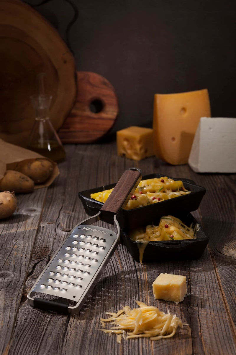 Microplane مبشرة جبن ميكروبلان ماستر سيريز بمقبض خشبي وإطار من الفولاذ المقاوم للصدأ وشفرة خشنة إضافية - Image 5