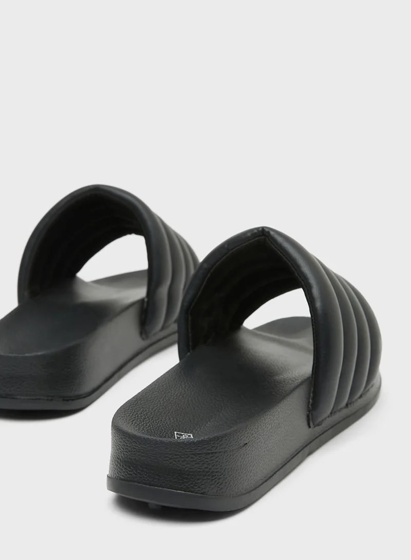 CALL IT SPRING Ariannah Quilted Slides