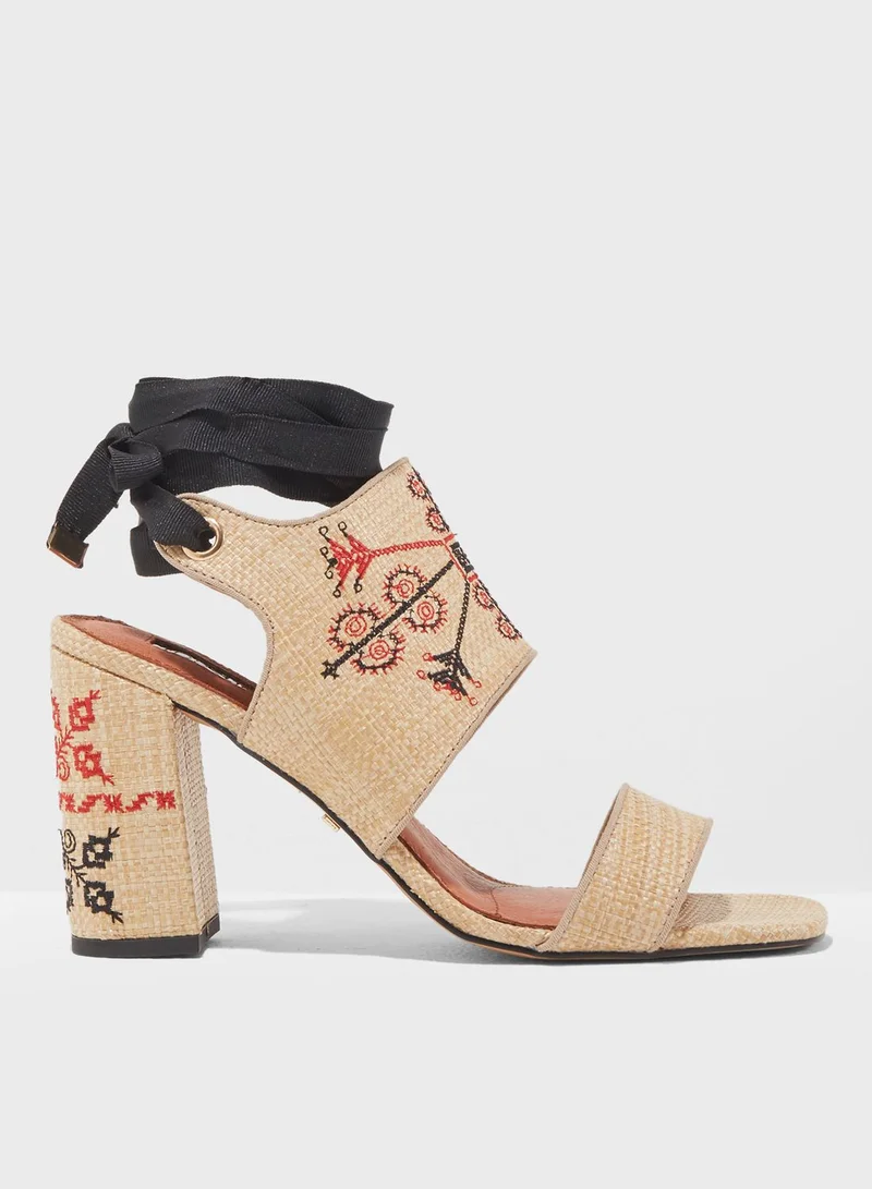 TOPSHOP Roxanne Embroidered Sandals