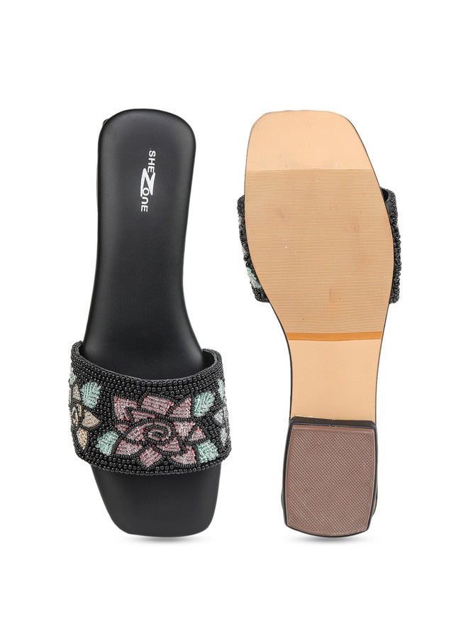 She Zone صنادل مفتوحة من الأمام مزينة بتصميم عرقي باللون الأسود للنساء - Image 5
