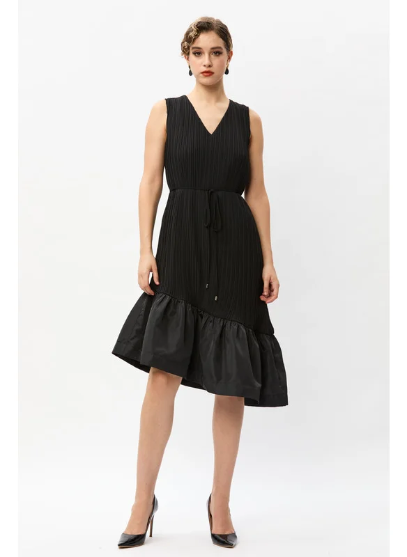 Tenda Pleated dress with ruffled edges