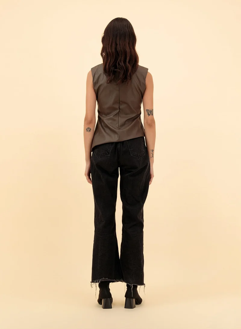 لقد كان بلوزة جلد غير متماثلة