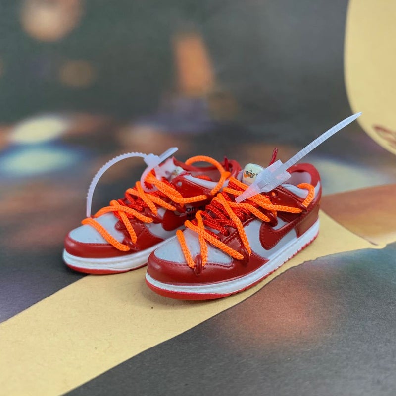 dunk series nude shoes a pair of wholesale 3D hollow bjd shoes sneakers model aj keychain dunk ow gray red (pair of naked shoes)