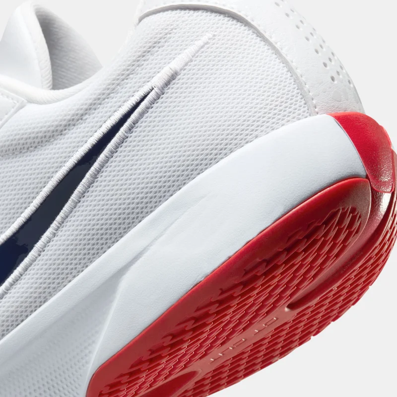 Nike Men's G.T. Cut Academy Basketball Shoes