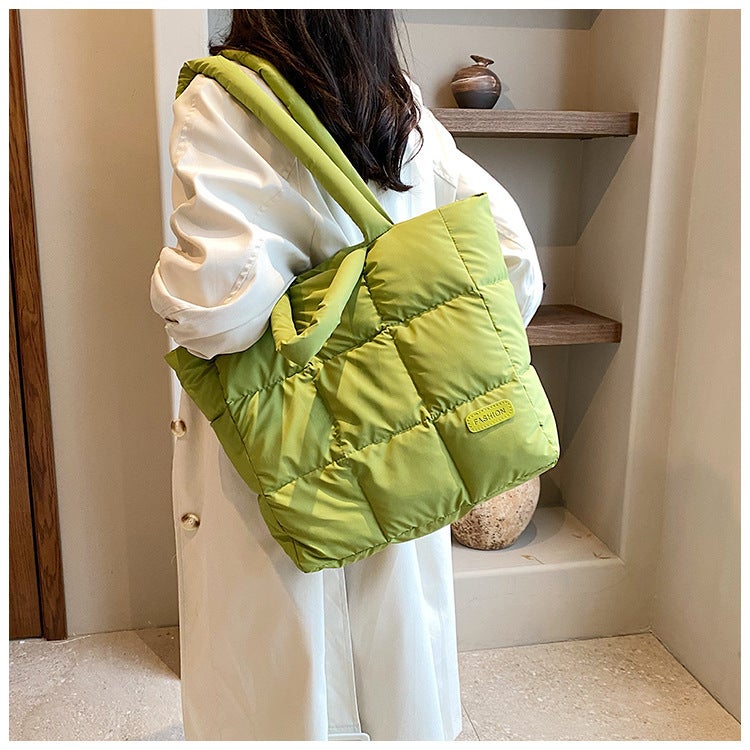 Fashion Large Capacity Plaid Cotton-Padded Suit Bag Women'S 2025 Winter New Down Shoulder Bag Contrast Color Portable Tote Bag - Image 3