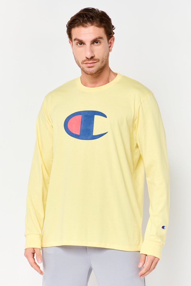 Champion تي شيرت رياضي للرجال بأكمام طويلة مناسب في الهواء الطلق، أصفر باهت - Image 1