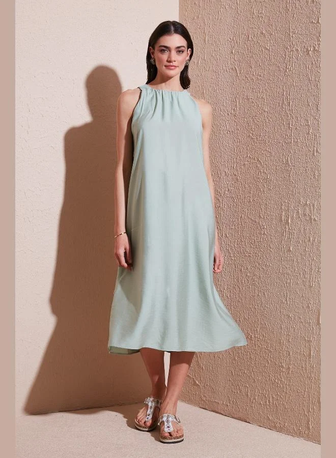 ليلا فستان ليلا متوسط الطول بياقة هالتر بقصة عادية للنساء