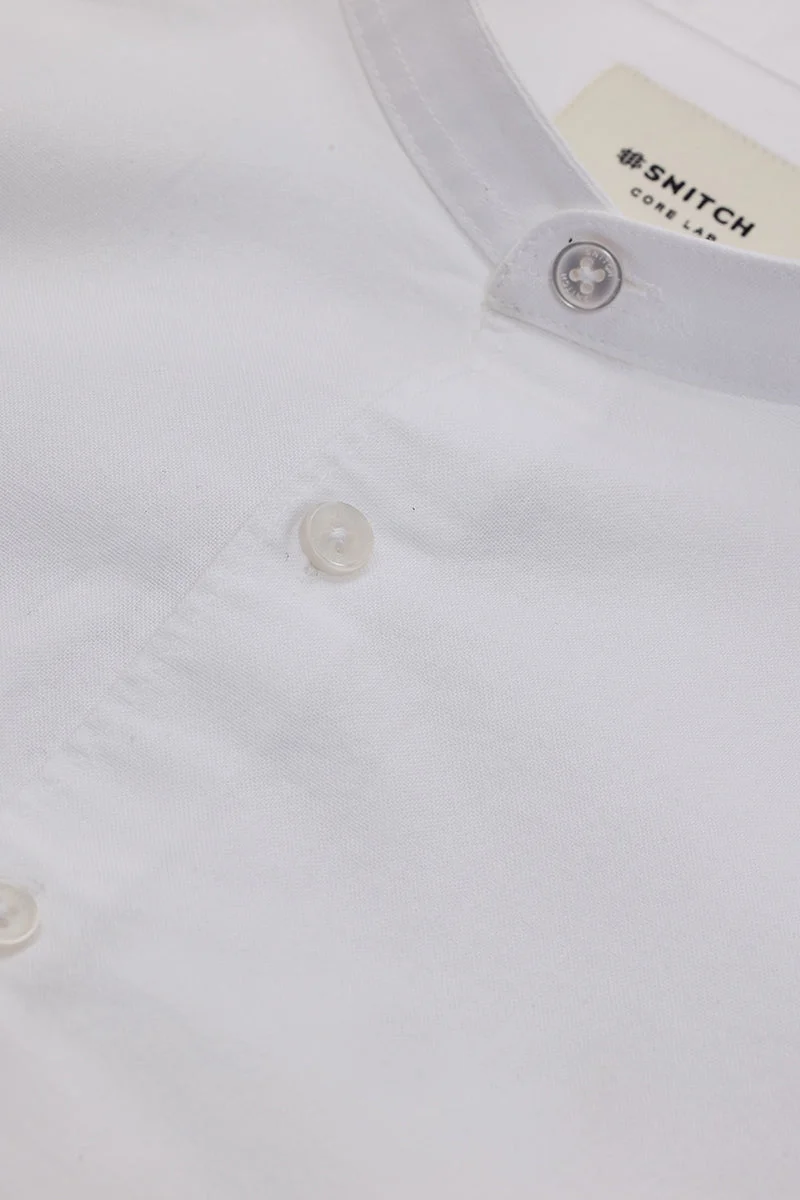 SNITCH قميص أكسفورد أبيض بقصة ضيقة من كور لاب
