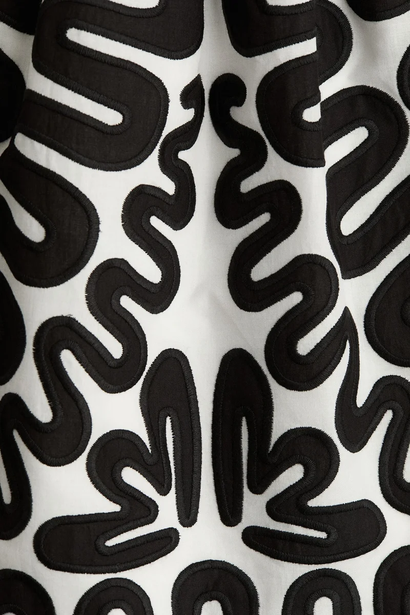 اتش اند ام فستان مطرز بشرائط كتف