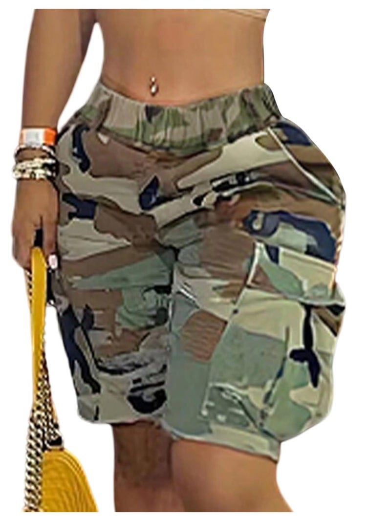 WDIRARA Women's Camo Cargo Shorts Streetwear Elastic Waist Bermuda Shorts with Flap Pockets Green Medium - Image 1