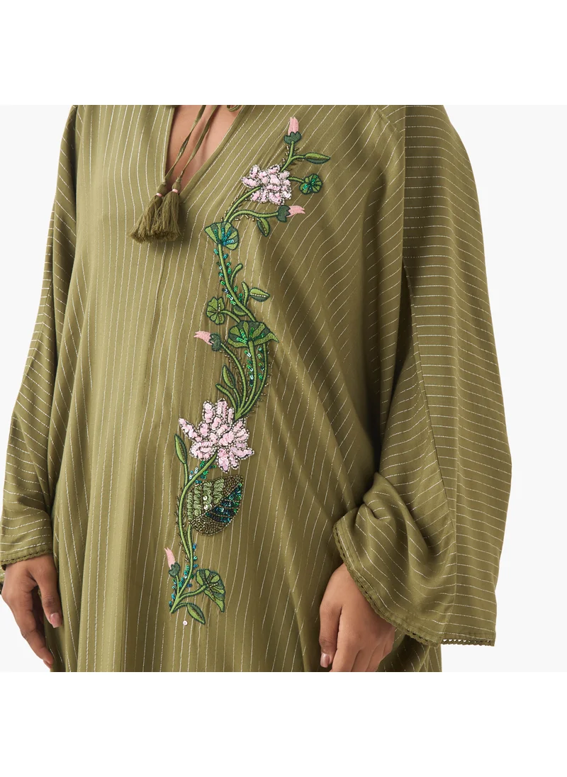  أولا بوبكن Plus Size Ulla Popken Floral Embellished Kaftan Dress with Tie-Up Neck