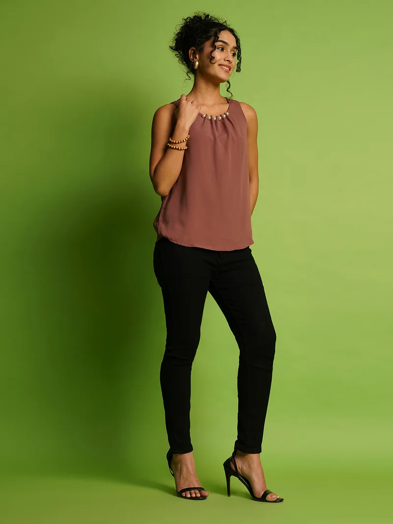 جلو باص Women Studded Solid Round Neck Sleeveless Top