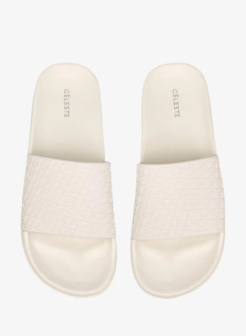 سيليست شباشب نسائية بنقش شعار