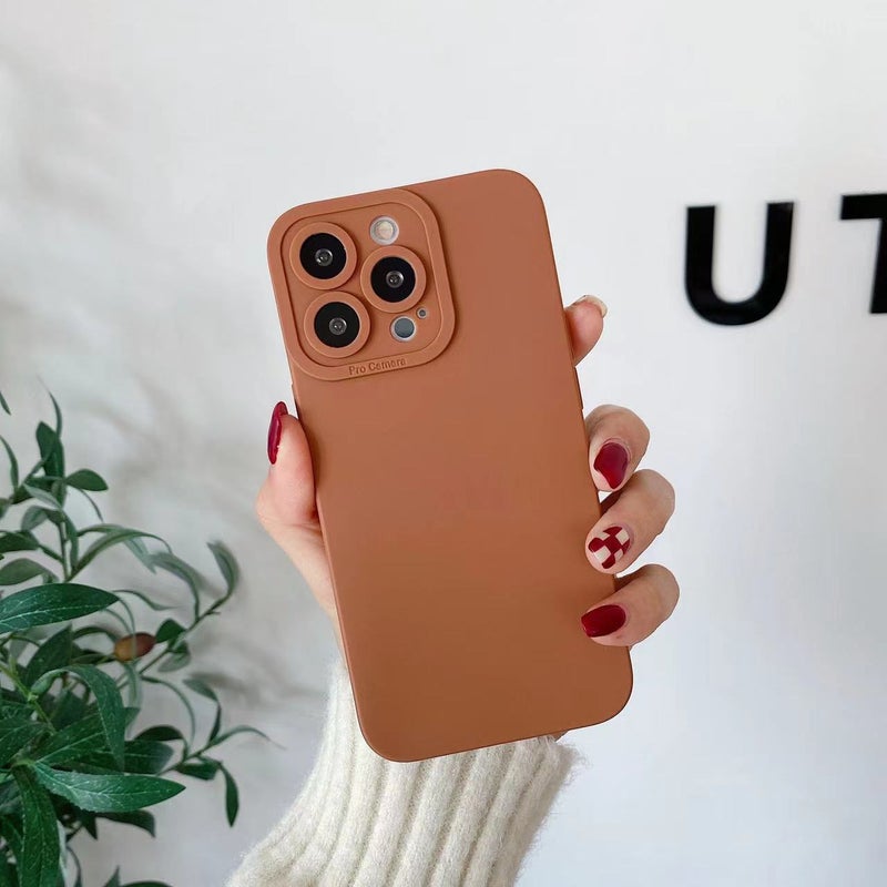 Apple iPhone 15 Pro phone case, minimalist TPU shockproof and drop-proof soft case (brown).