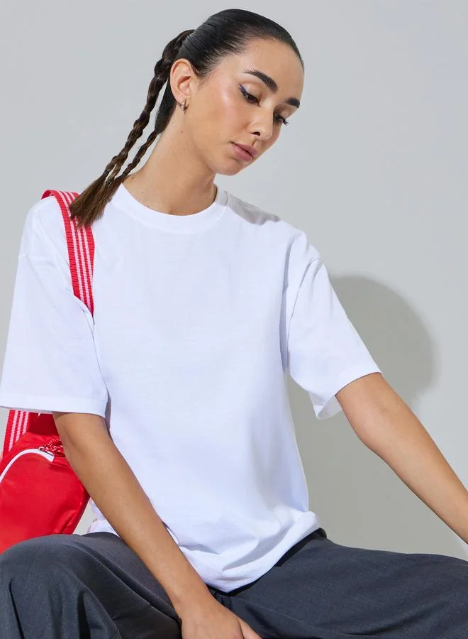 ستايلي White Oversized Round Neck T-Shirt